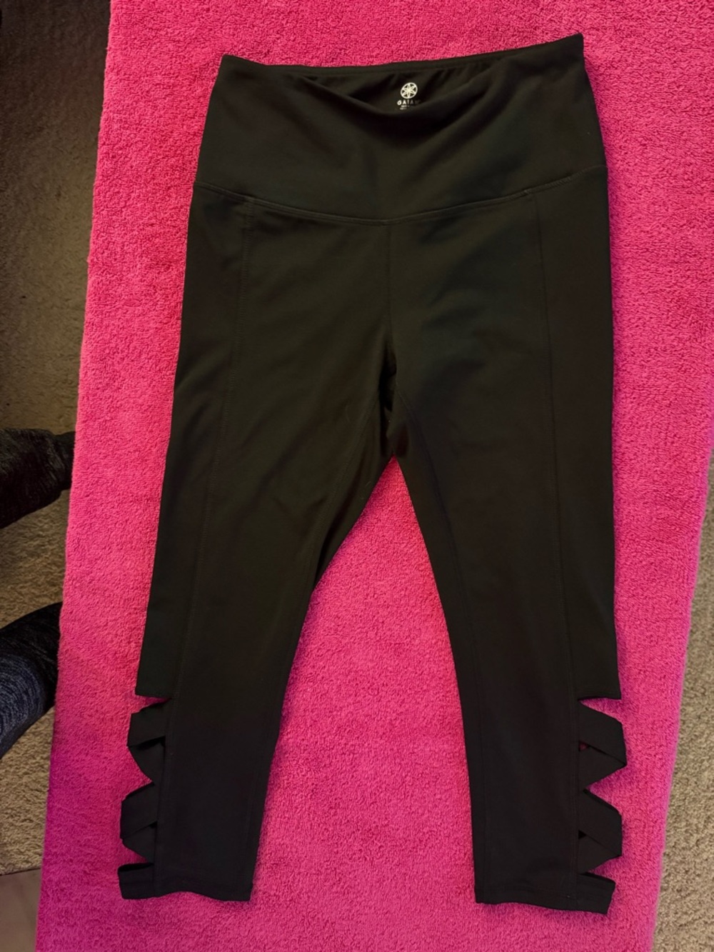 GAIAM Black Active Capri Leggings with Cut Outs